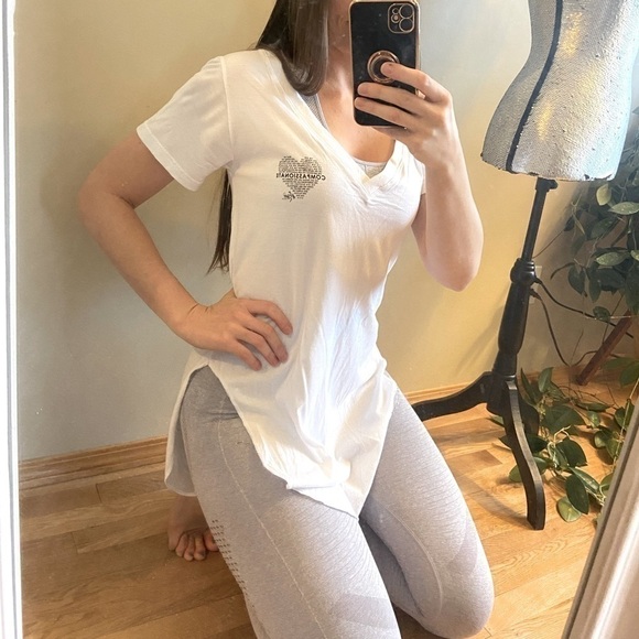 REIGN + Glory (Free Reign) Hi Lo White Tee. - Picture 7 of 7